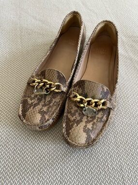 Stuart Weitzman Women's Snakeskin Driving Loafers Size 8M